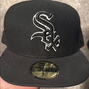 New Era Black Fitted Cap - White sox